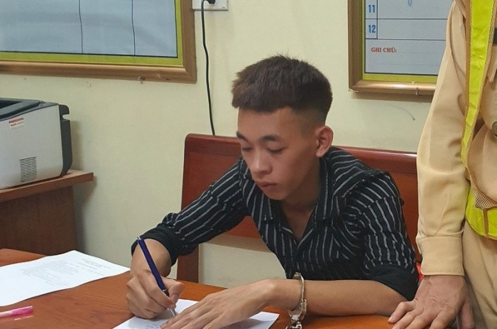 Vây bắt nhóm thanh niên mang hung khí đi hỗn chiến ảnh 1