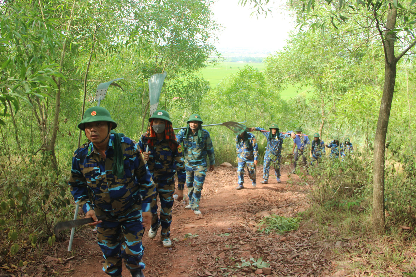 Bất cẩn khi đốt rác, người phụ nữ khiến rừng bị cháy dữ dội ảnh 1