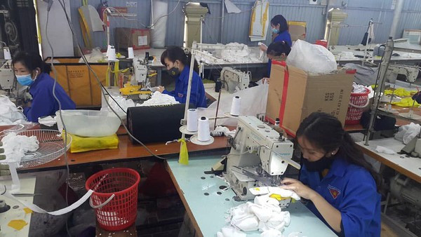 Khan hiếm khẩu trang chống dịch, Sở Y tế Nghệ An 'cầu cứu' Bộ Y tế ảnh 1