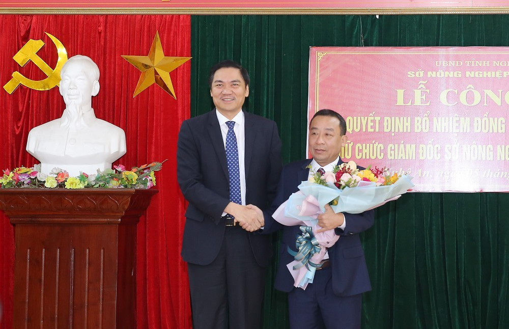 Nghệ An bổ nhiệm nhiều chức vụ chủ chốt ảnh 2