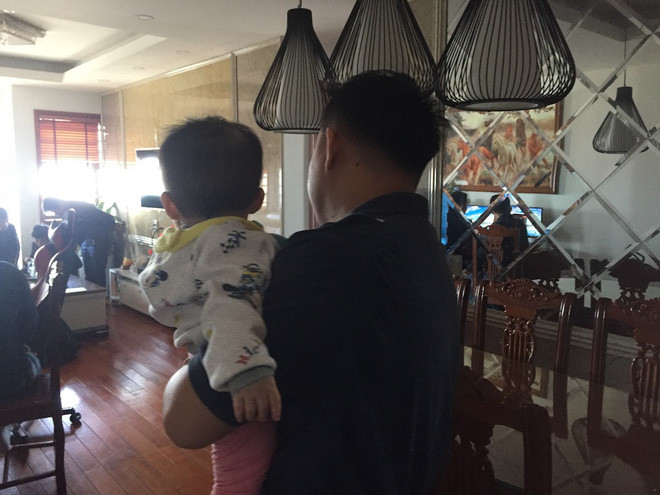 Trần tình của người giúp việc cầm chân dốc ngược bé 1 tuổi ảnh 1