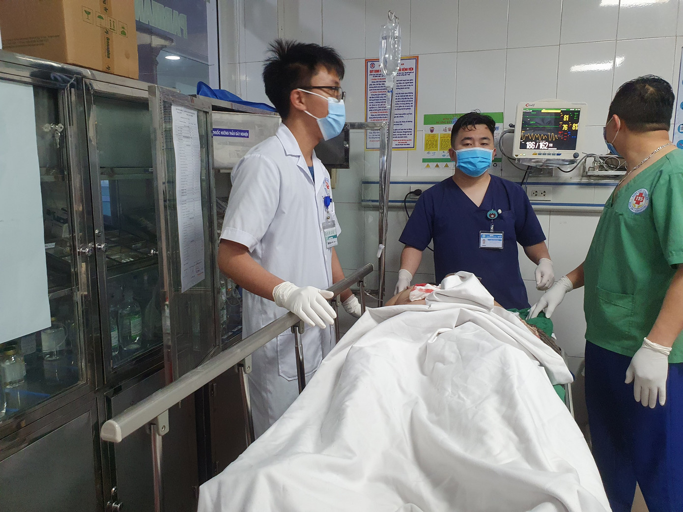 Xe khách đâm đuôi xe đầu kéo, 22 người bị thương ảnh 7