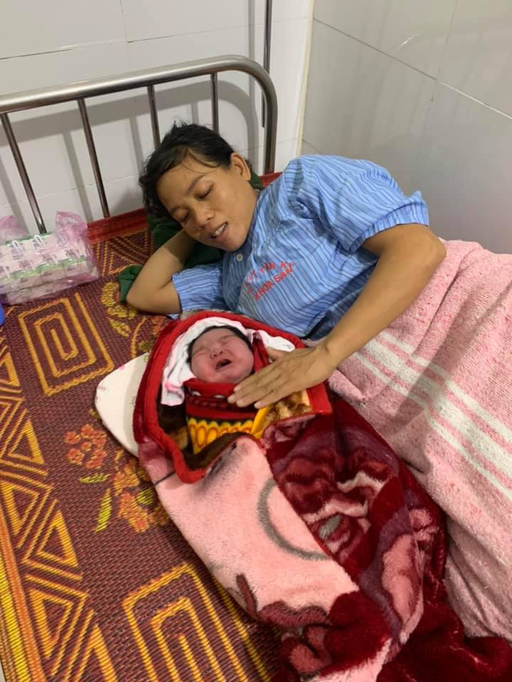 Kỳ tích sản phụ sinh thường bé gái nặng 5,5kg tại huyện miền núi Nghệ An ảnh 1
