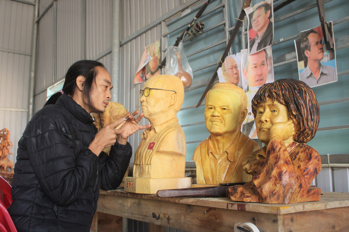 Chàng thợ mộc thức đêm làm món quà đặc biệt tặng HLV Park Hang Seo ảnh 3