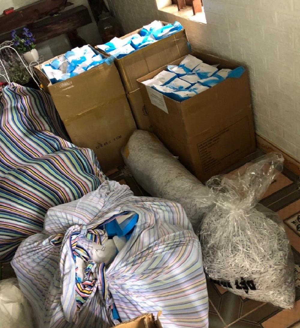 Chặn cơ sở chuẩn bị bán 30.000 khẩu trang y tế giả ra thị trường ảnh 1