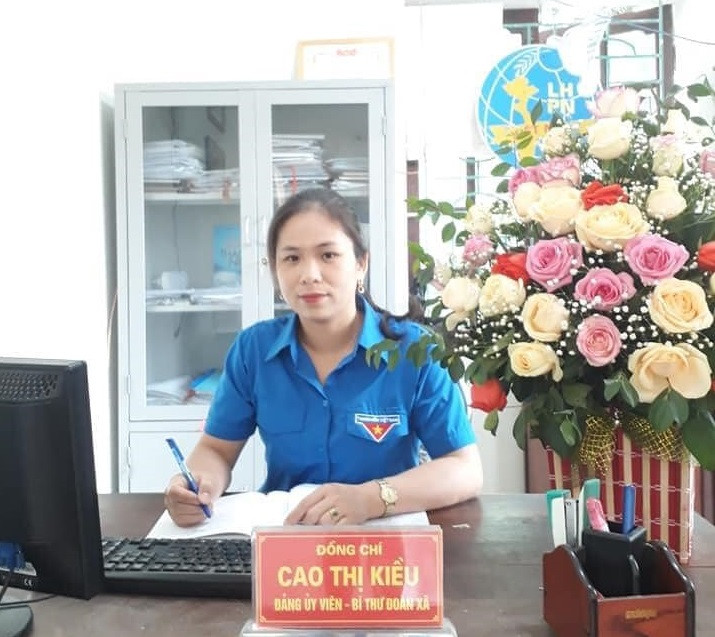 Nữ bí thư đoàn trả ví tiền cho người đánh rơi khi đi tuyên truyền chống dịch ảnh 2