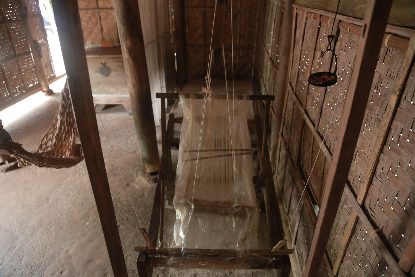 Bình dị kỷ vật trong ngôi nhà tranh thuở ấu thơ của Bác ảnh 10