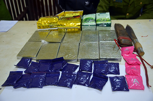 Vây bắt đối tượng dùng xe máy chở số lượng ma túy 'khủng' ảnh 1