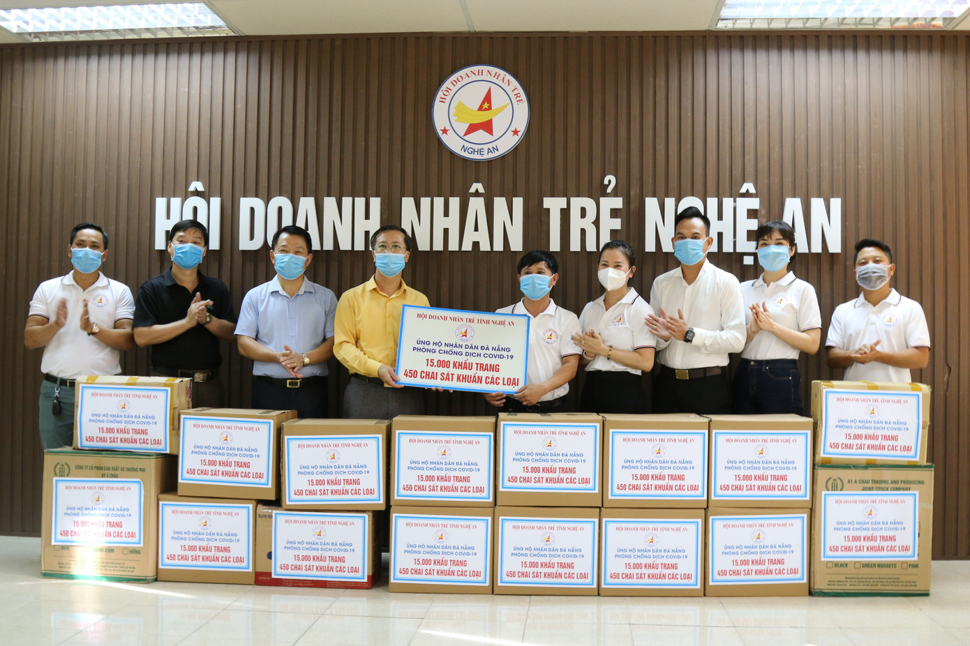 Hội Doanh nhân trẻ Nghệ An sẻ chia cùng người dân Đà Nẵng đẩy lùi COVID-19 ảnh 1