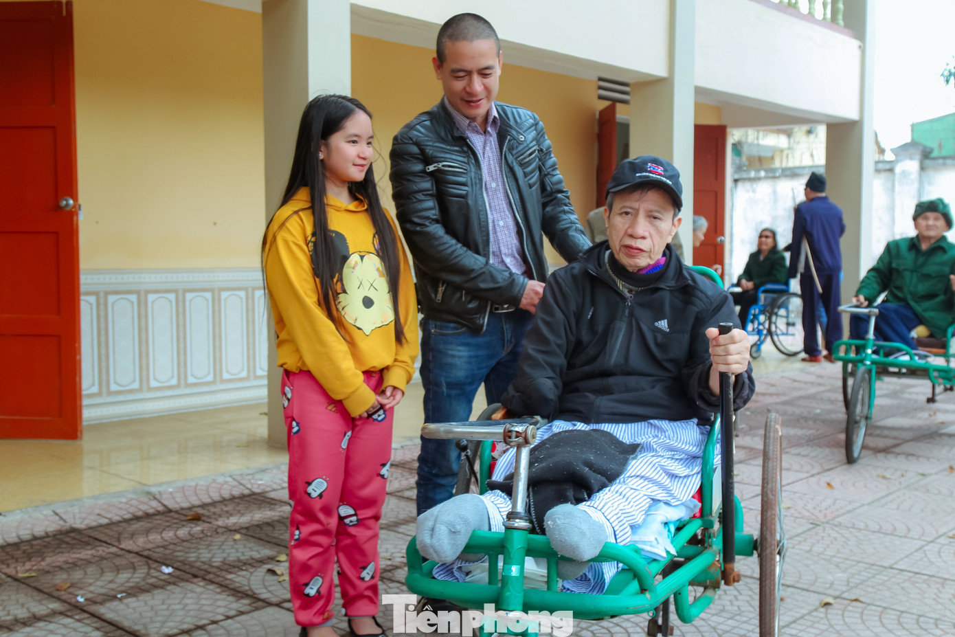 Ngân hàng BIDV, báo Tiền Phong trao quà thương binh ở Nghệ An và Hà Nam ảnh 5