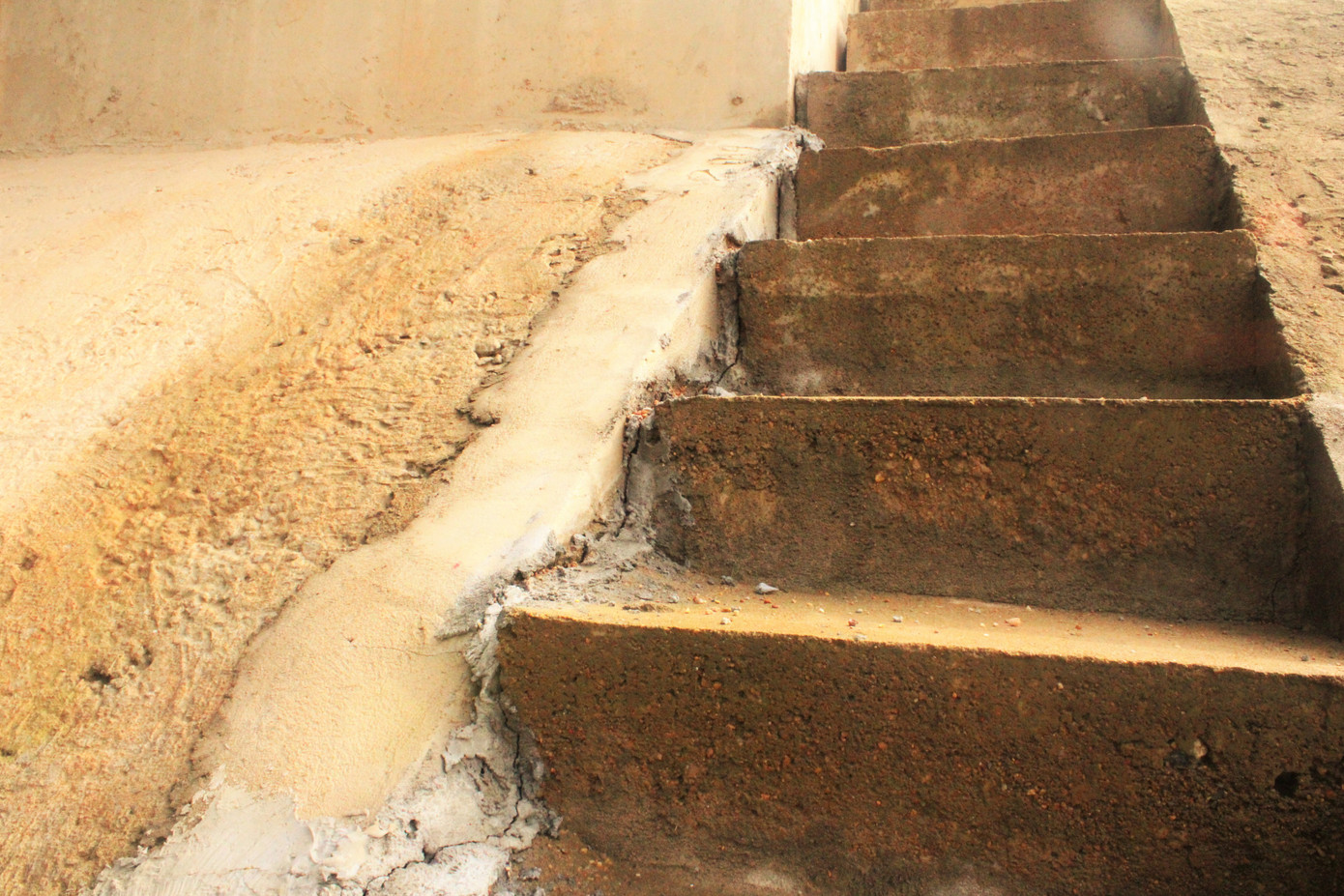 Cầu tiền tỷ vừa sử dụng 1 tháng đã hỏng sau lũ ảnh 6