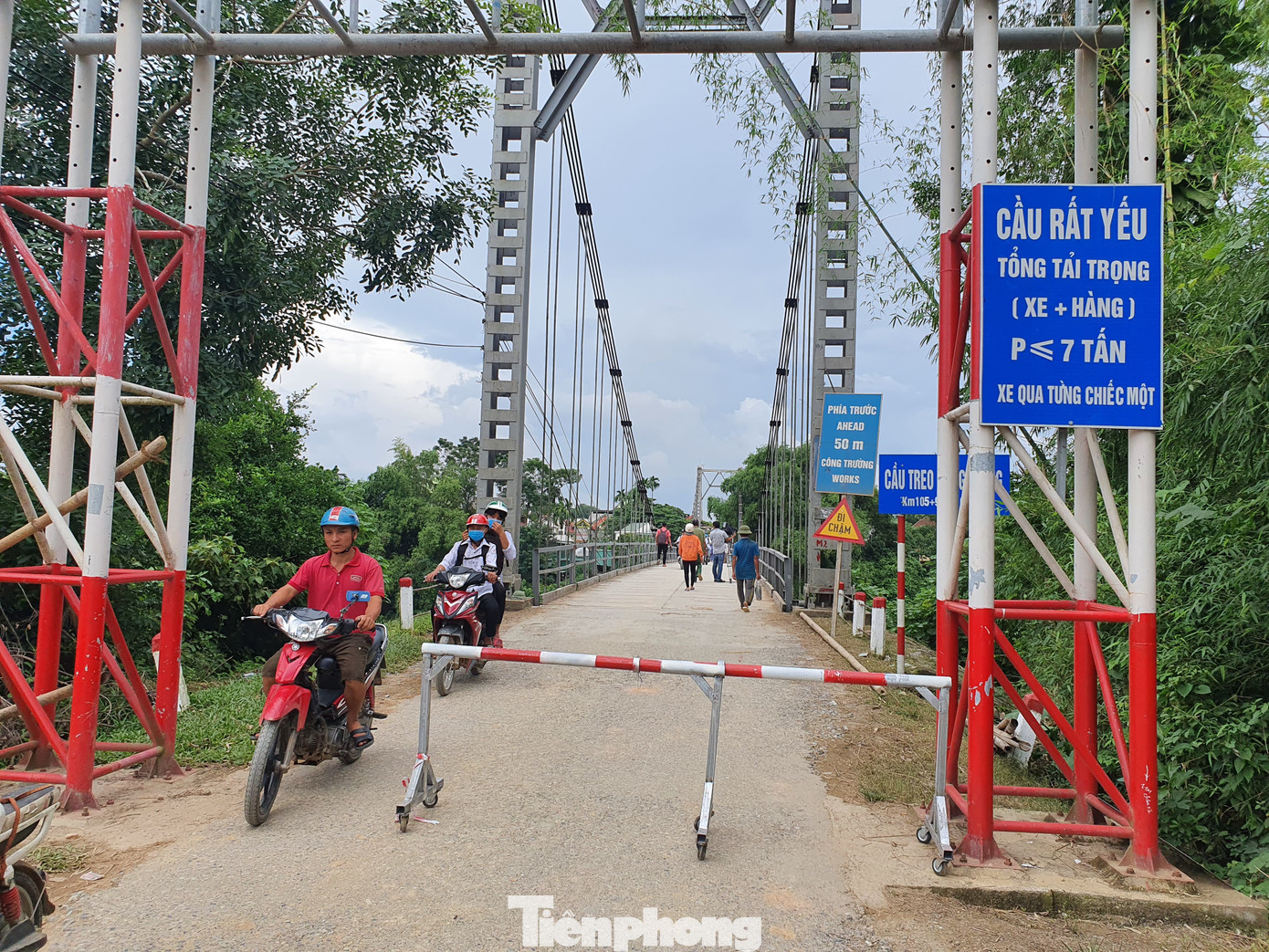 Tai nạn 5 người tử vong ở Nghệ An: Cầu treo xuống cấp nghiêm trọng ảnh 1