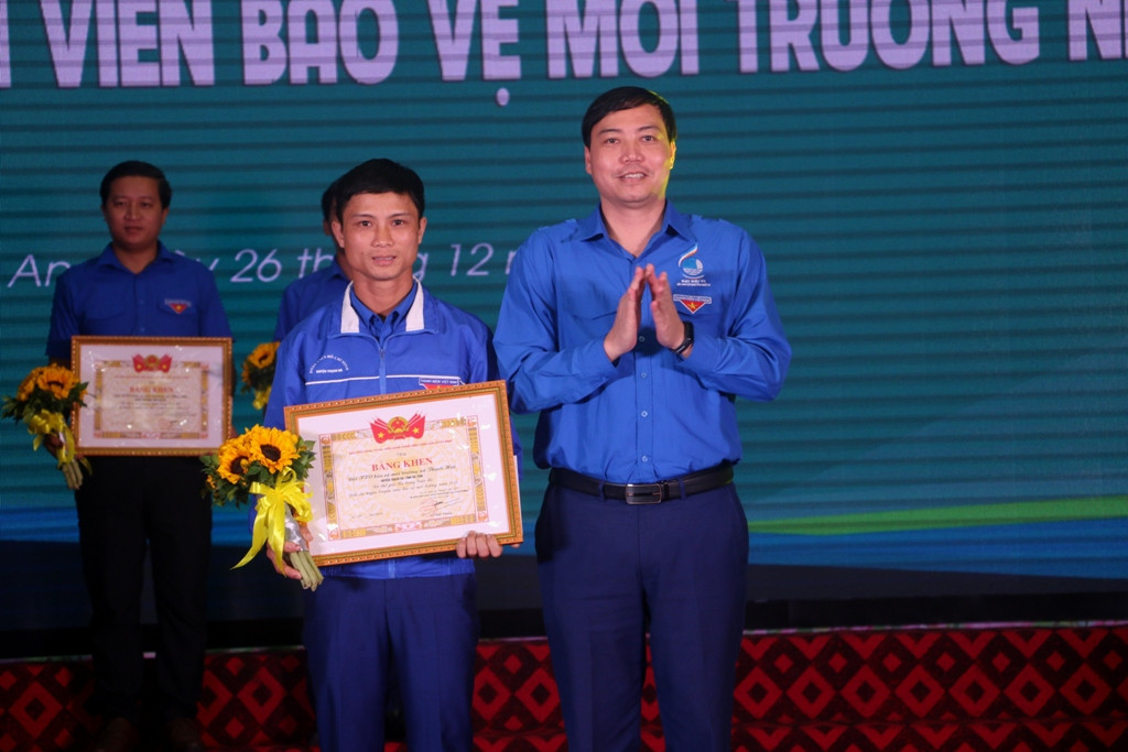 Trung ương Đoàn tổng kết ‘Dấu ấn tuyên truyền viên bảo vệ môi trường 2019’ ảnh 4