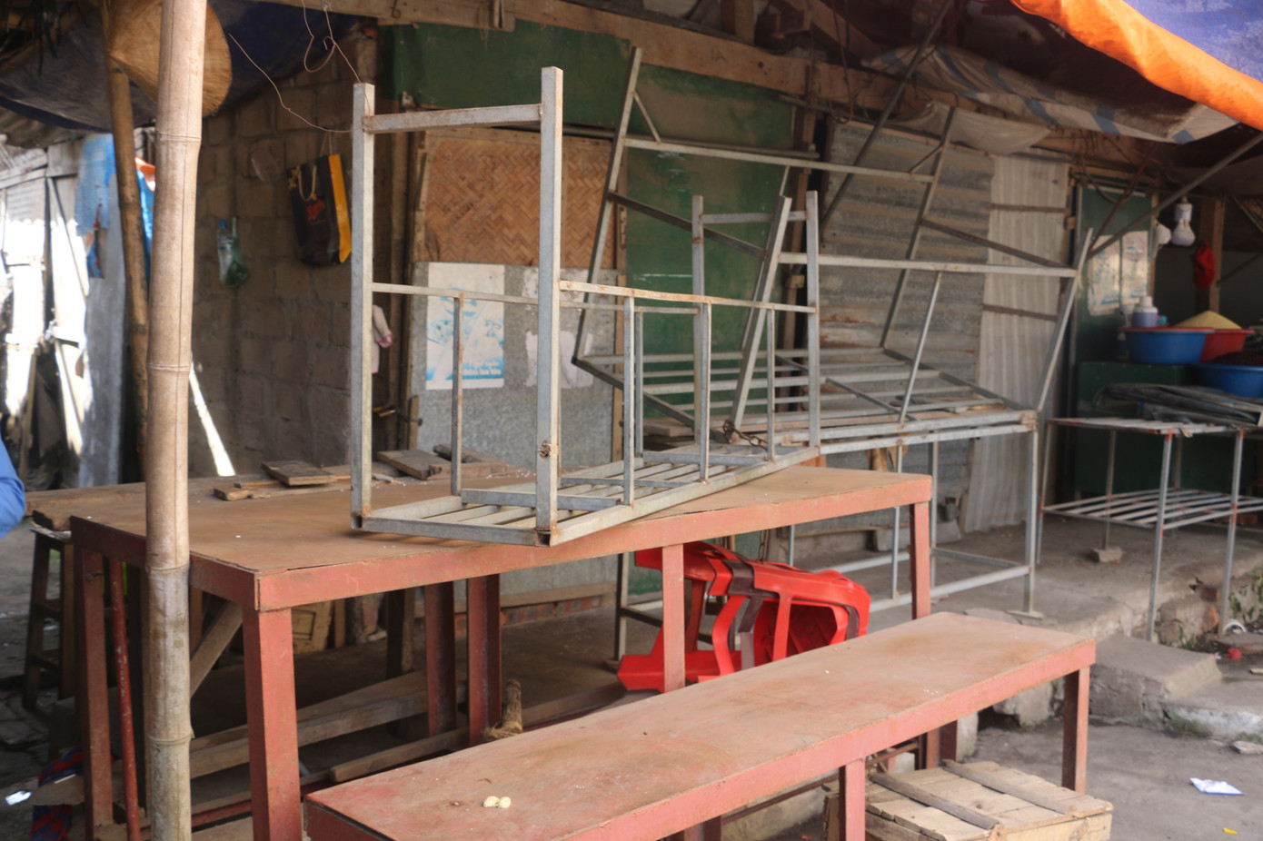 Ảnh hưởng từ Covid-19, hơn một ngàn ki ốt chợ Vinh tạm đóng cửa ảnh 5