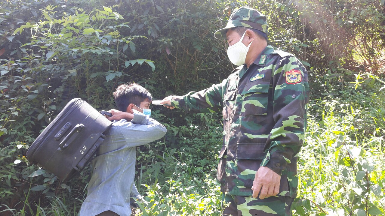 Cách ly 9X mang súng đạn vượt biên trái phép ảnh 1