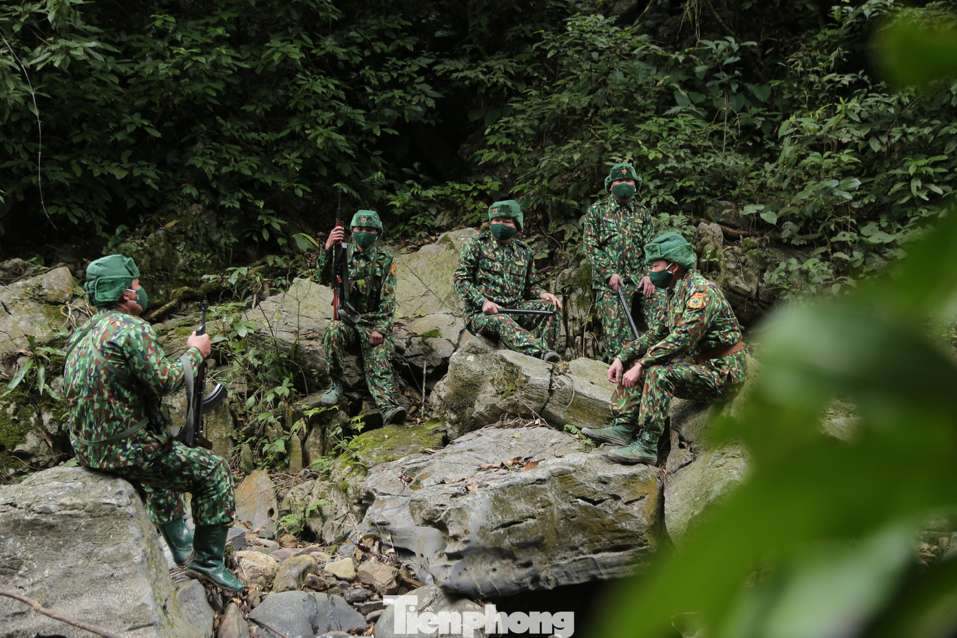 Đạp đá nhọn, đội sương khuya, bộ đội biên phòng đêm ngày tuần tra biên giới ảnh 15
