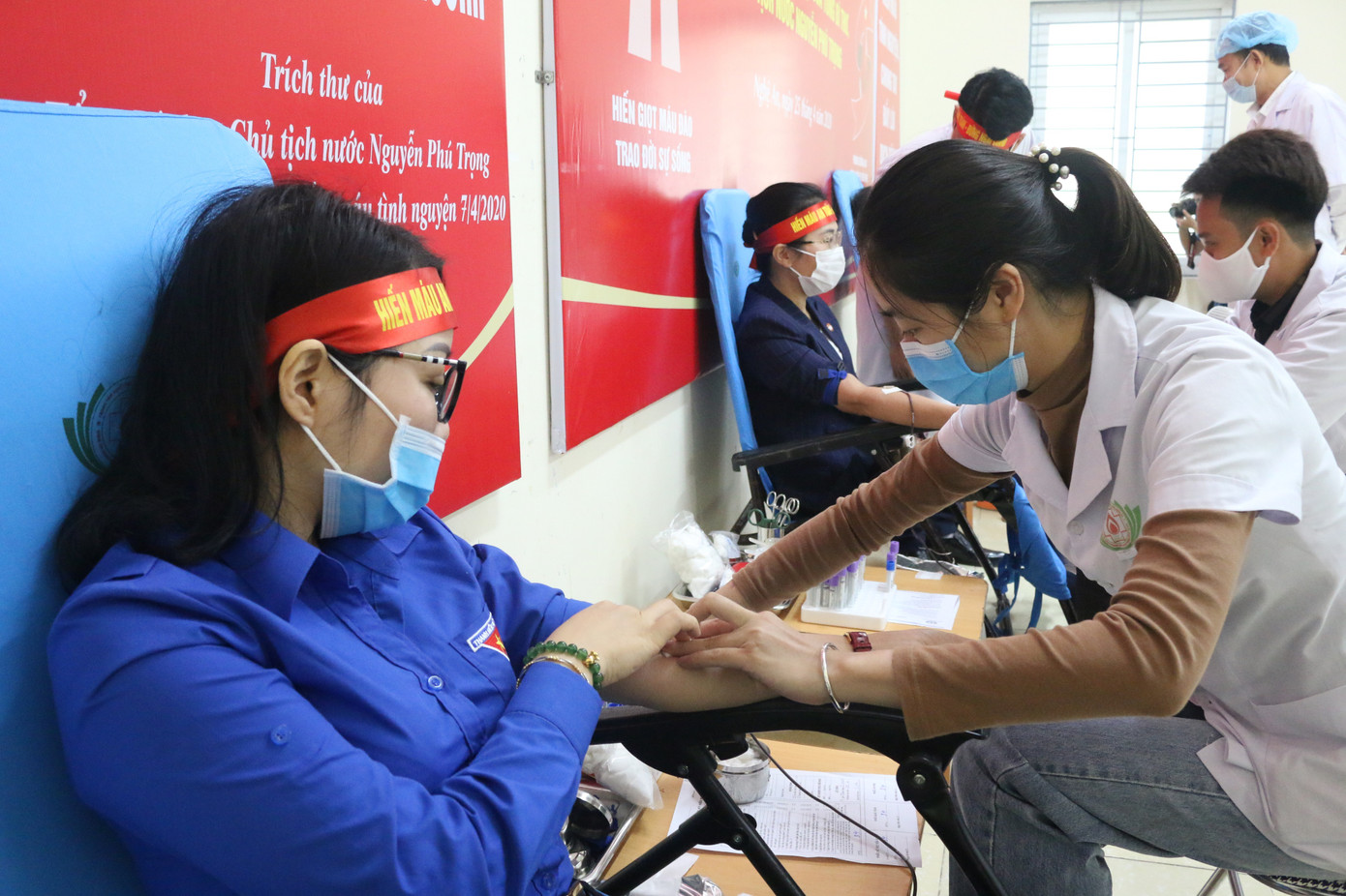 Tuổi trẻ Nghệ An hưởng ứng ‘Hiến máu an toàn - Đừng ngại COVID’ ảnh 8