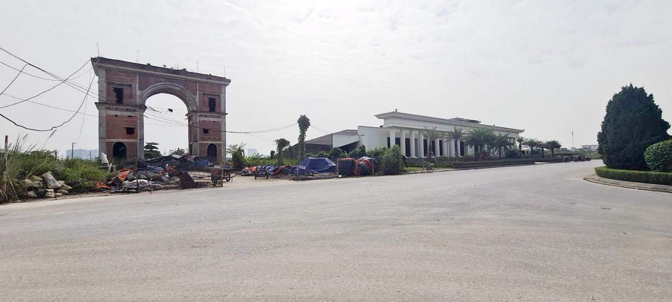 Biệt thự nuôi gà, trồng rau ngoại thành Hà Nội bất ngờ được thổi giá 'dựng ngược' ảnh 1