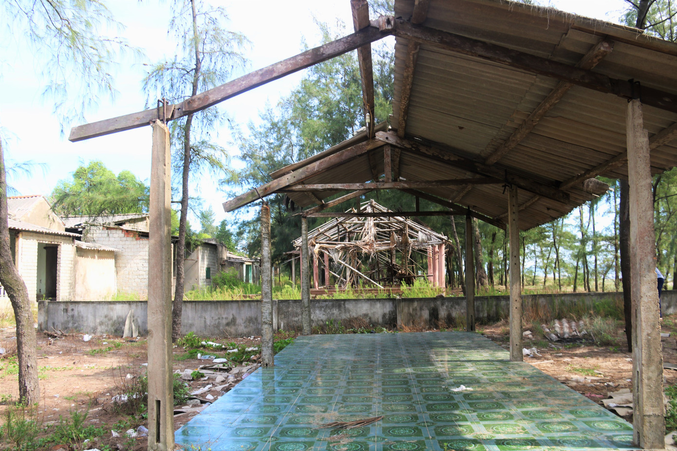 Cảnh hoang tàn ở khu du lịch biển Xuân Thành ảnh 7