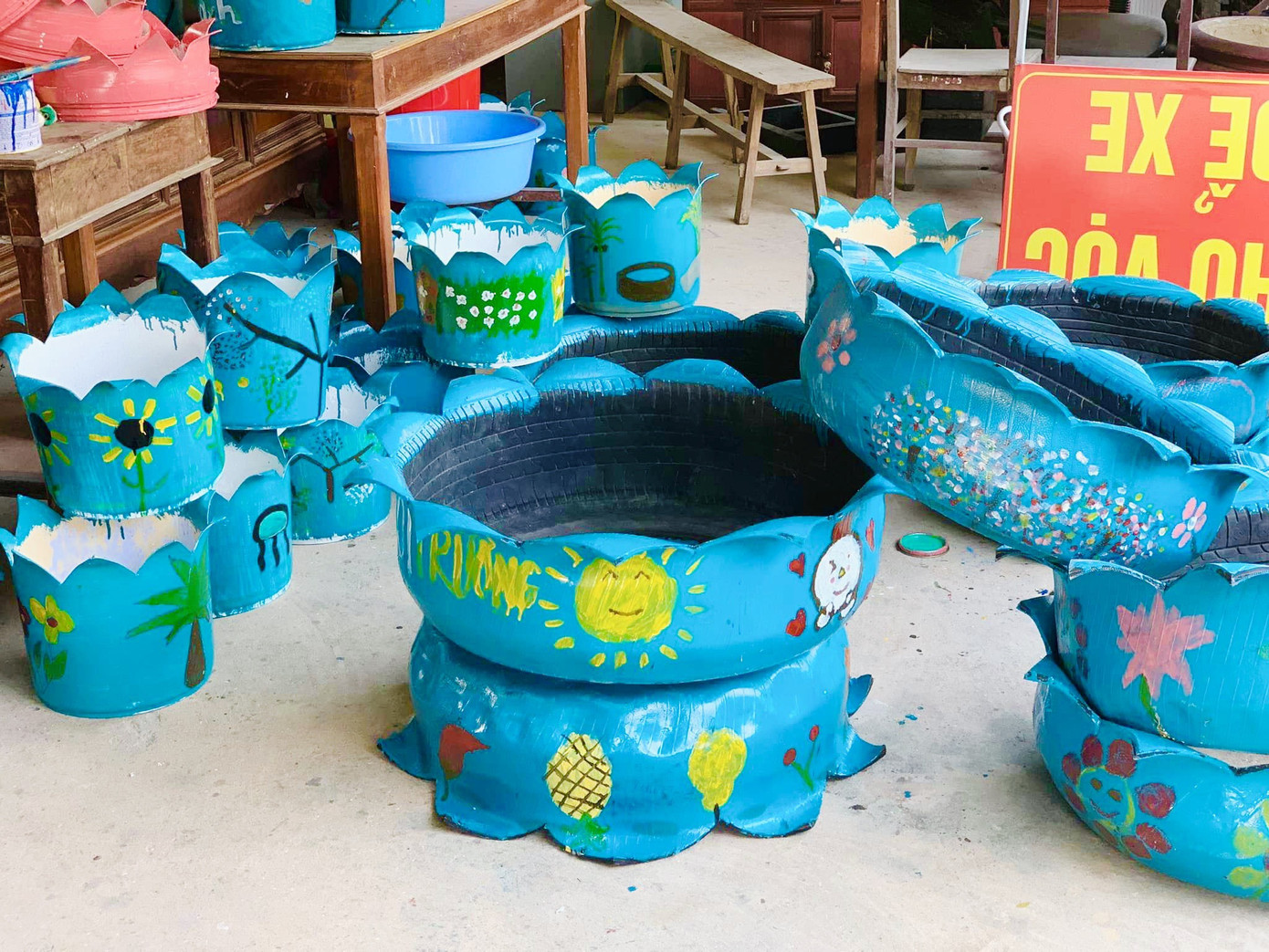 Thanh niên tái chế lốp xe cũ thành chậu hoa trang trí ảnh 6