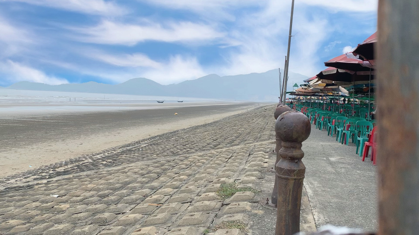 Biển Hà Tĩnh vắng bóng khách trong ngày đầu nghỉ lễ ảnh 13