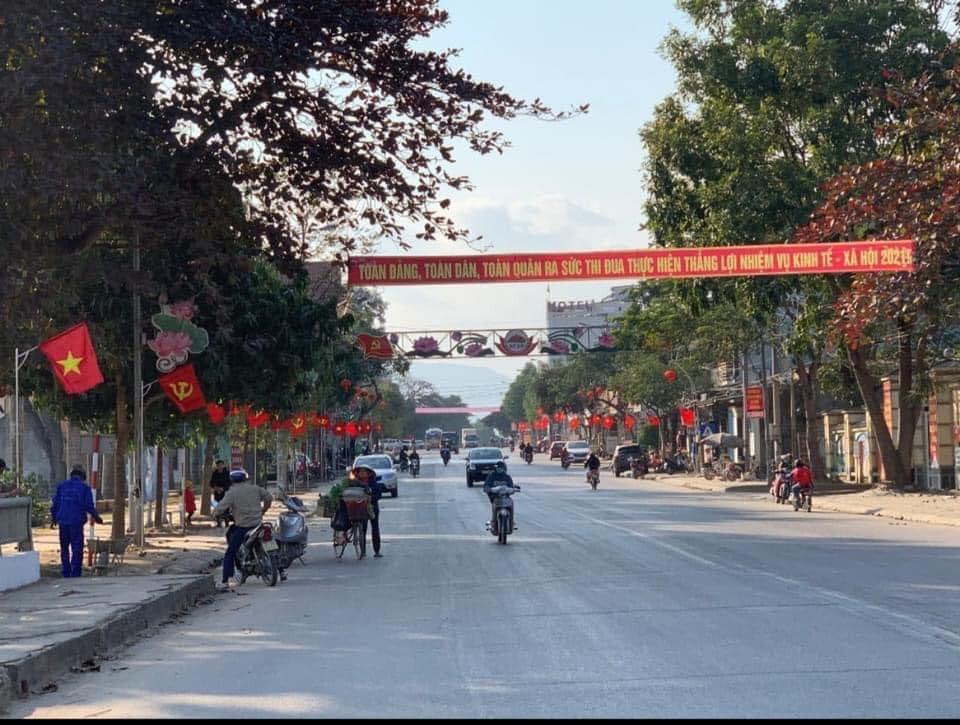 Đỏ thắm Quốc kỳ nơi miền rẻo cao xứ Nghệ ảnh 8