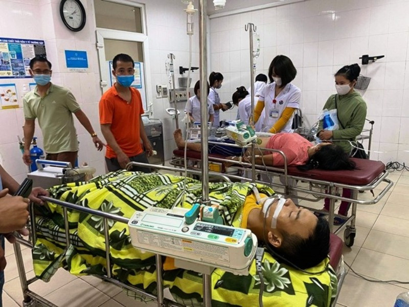 Cả gia đình ở Hà Tĩnh nhập viện nghi do đốt than sưởi ấm ảnh 1