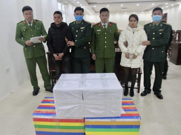 Nghỉ Tết dương lịch, cặp đôi buôn 35 bánh heroin ảnh 1