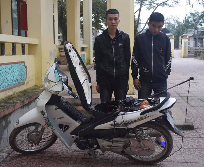 ‘Cẩu tặc’ dùng ớt bột, roi điện chống trả khi bị dân vây bắt ảnh 1