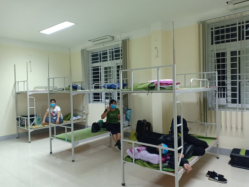 Cách ly, lấy mẫu xét nghiệm nhiều trường hợp tiếp xúc bệnh nhân thứ 122 ảnh 1