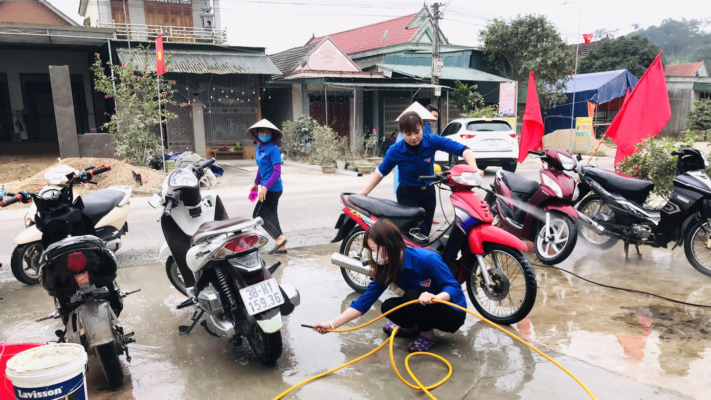 Tuổi trẻ Hà Tĩnh rửa xe, bán gạo gây quỹ hưởng ứng Tết vì người nghèo ảnh 7