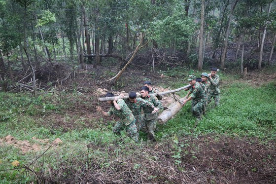 Phát hiện 2 quả bom 'khủng' sau mưa lũ ở Hà Tĩnh ảnh 6