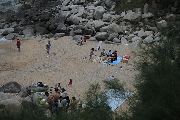 Xã phớt lờ lệnh cấm, để dân 'xẻ' đất lấn biển kinh doanh ảnh 5