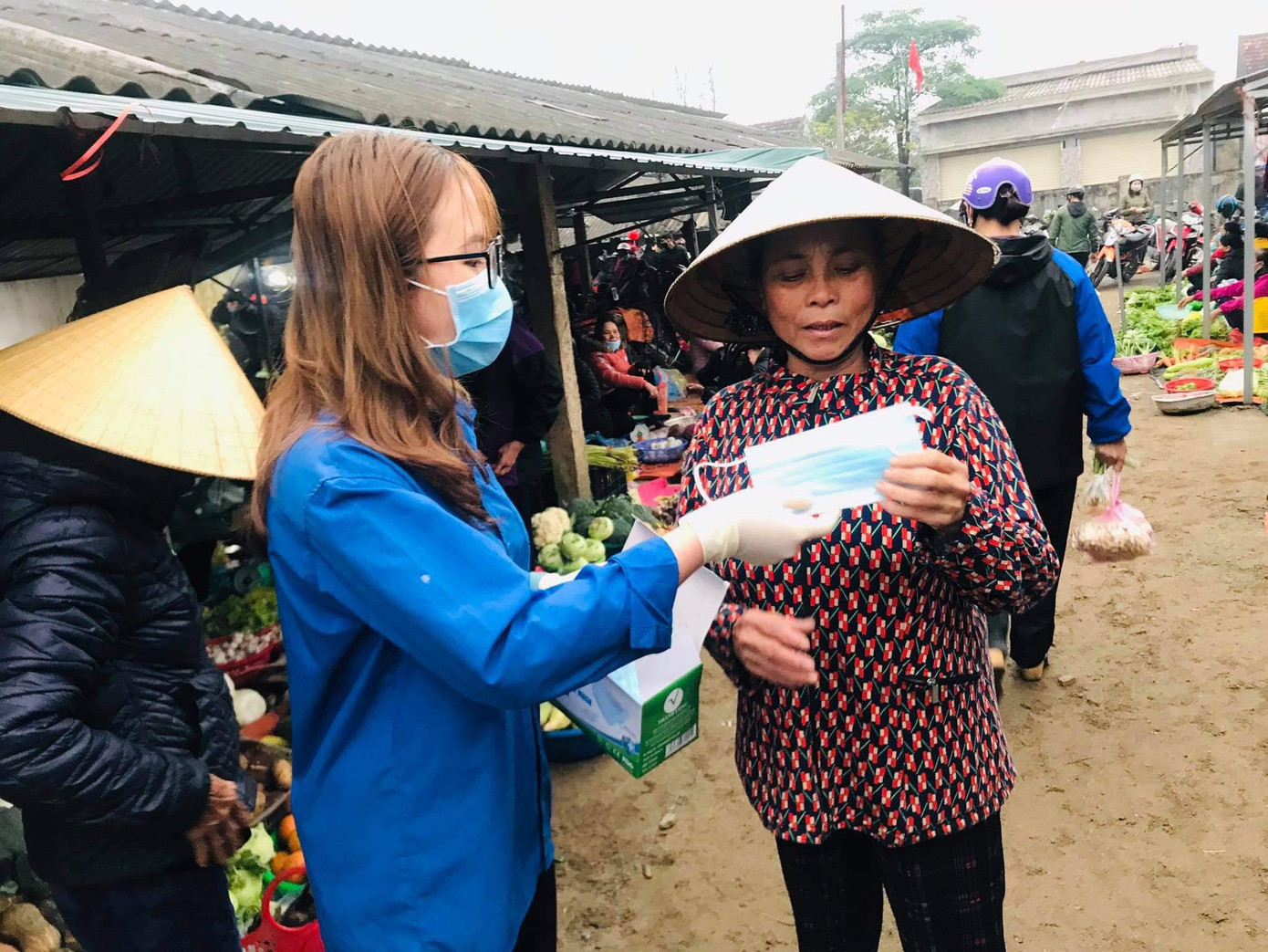 Tuổi trẻ Hà Tĩnh thực hiện nhiều hoạt động phòng dịch COVID-19 ảnh 12