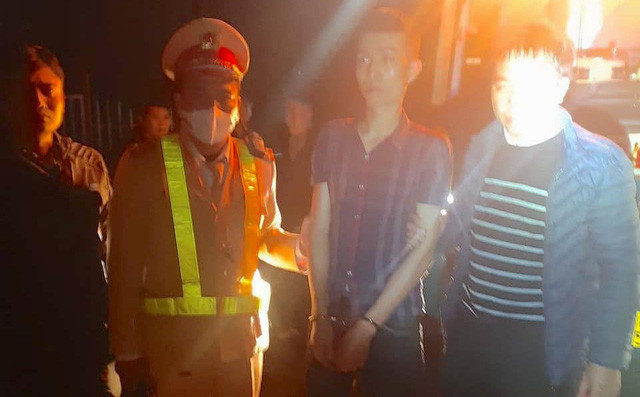 ‘Cẩu tặc’ dùng ớt bột, roi điện chống trả khi bị dân vây bắt ảnh 2