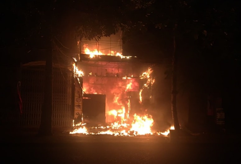 Tiệm bánh 3 tầng bị thiêu rụi lúc rạng sáng ảnh 2