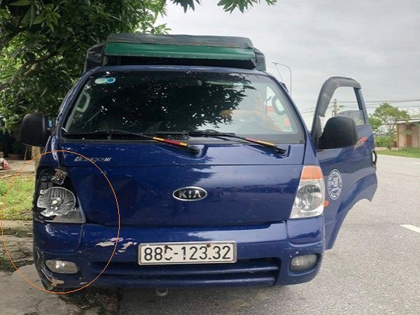 Tông hai nữ sinh ngã xuống đường, tài xế tăng ga bỏ chạy ảnh 2