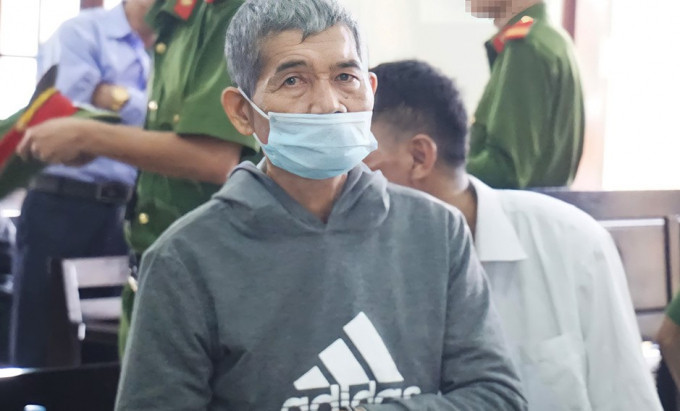 'Yêu râu xanh' 70 tuổi xâm hại hai bé gái 8 tuổi lĩnh án ảnh 1