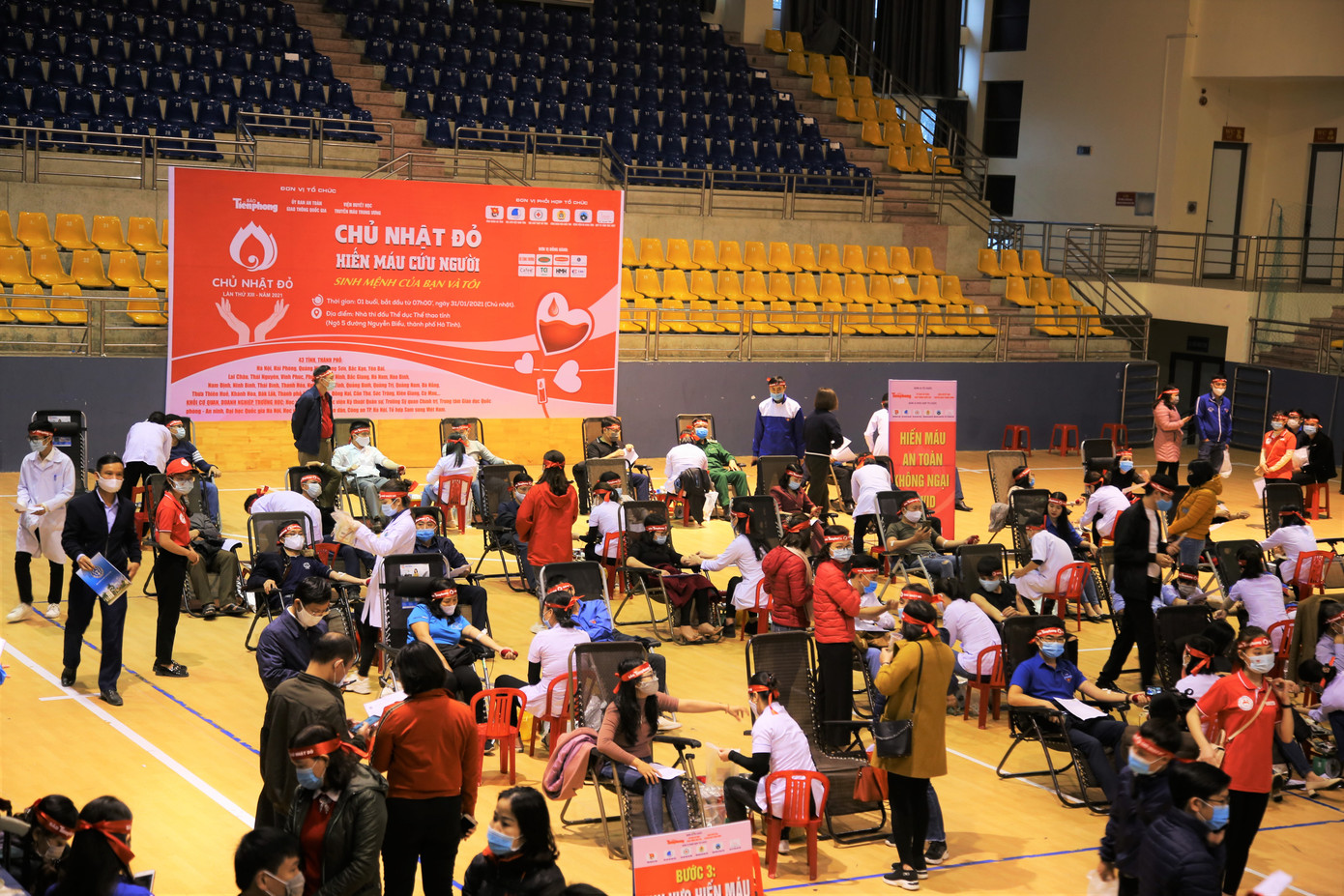 Chủ nhật Đỏ Hà Tĩnh tiếp nhận 486 đơn vị máu ảnh 2