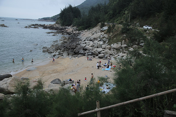 Xã phớt lờ lệnh cấm, để dân 'xẻ' đất lấn biển kinh doanh ảnh 11