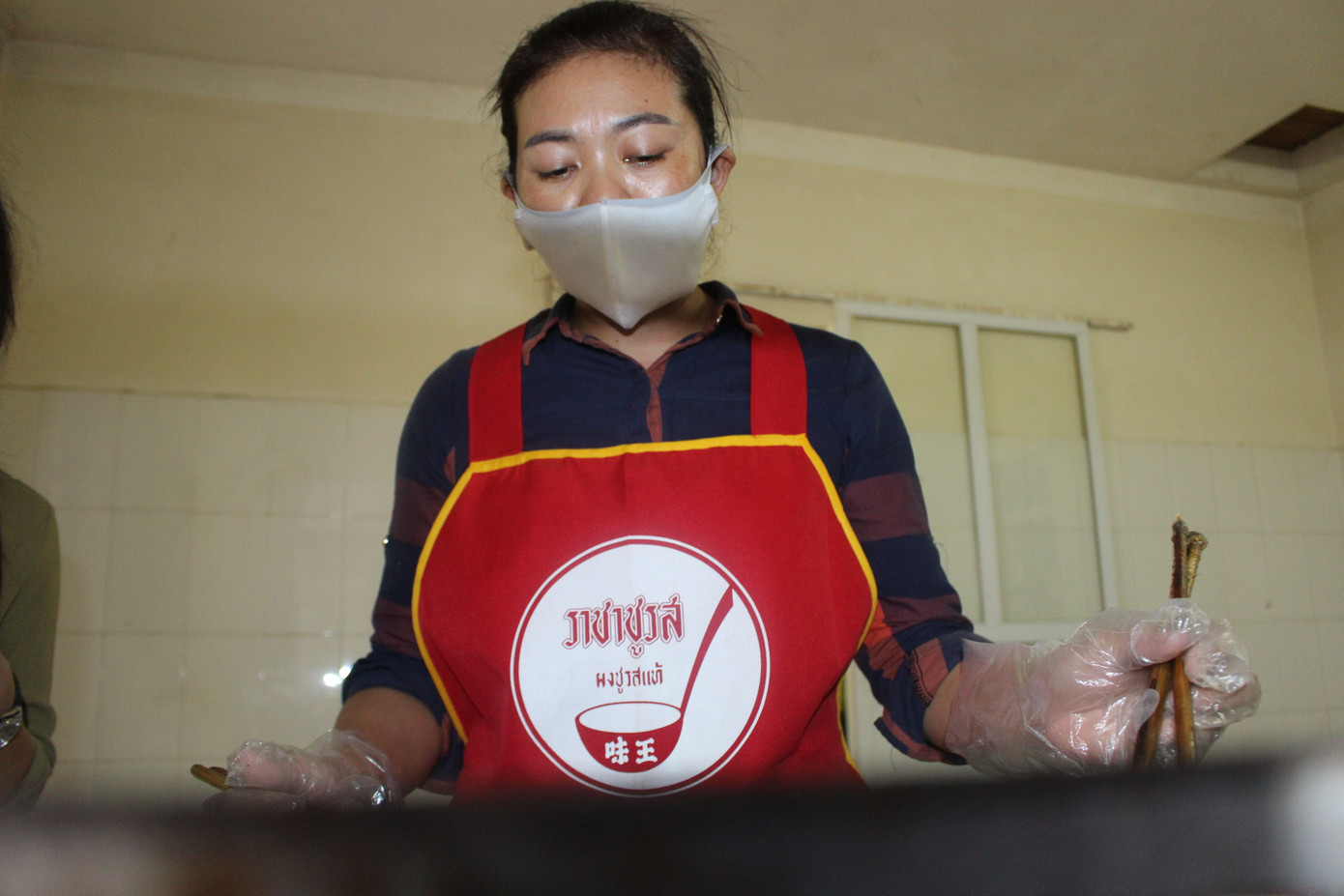 Giảng viên về thôn kêu gọi, thu gom rau tiếp tế nơi cách ly gần 1.000 người ảnh 14