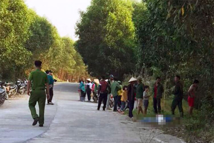 Xe máy kẹp 4 đâm vào cột mốc, hai nữ sinh tử vong tại chỗ ảnh 1