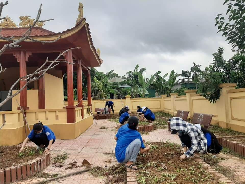 Thanh niên Hà Tĩnh ra quân chiến dịch 'Làm cho thế giới sạch hơn' ảnh 13