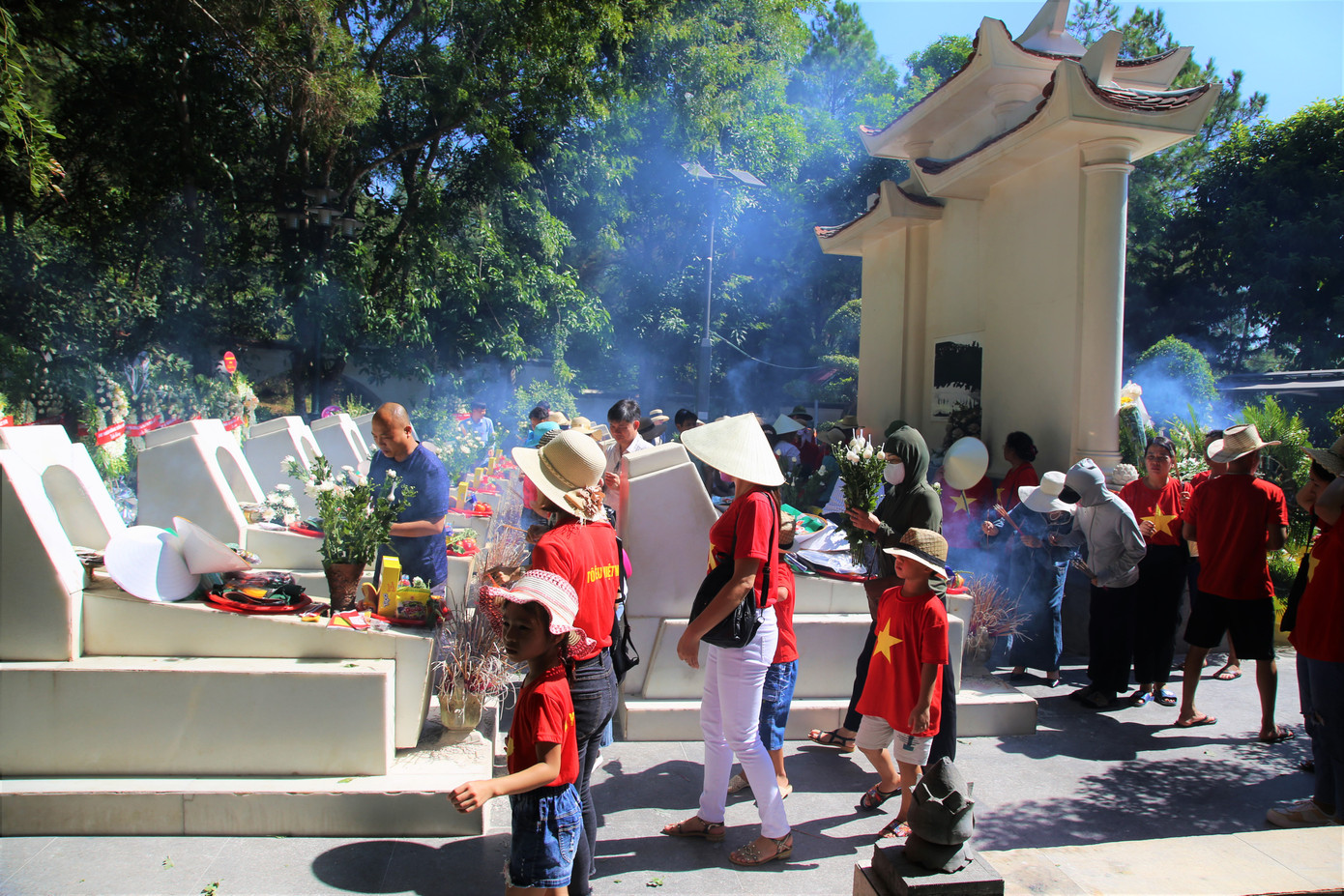 Hàng ngàn lượt khách về hành hương tại ngã ba Đồng Lộc ảnh 3