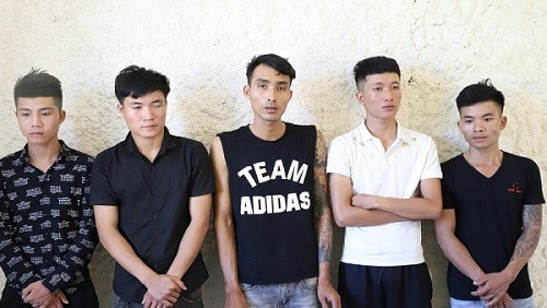 Bắt 5 đối tượng cướp ô tô, ép tài xế ký nợ 250 triệu đồng ảnh 1