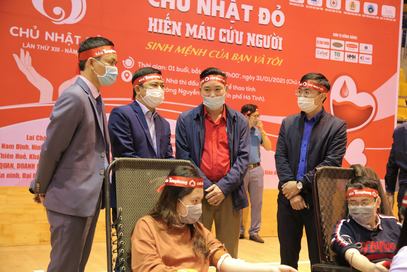 Chủ nhật Đỏ Hà Tĩnh tiếp nhận 486 đơn vị máu ảnh 4