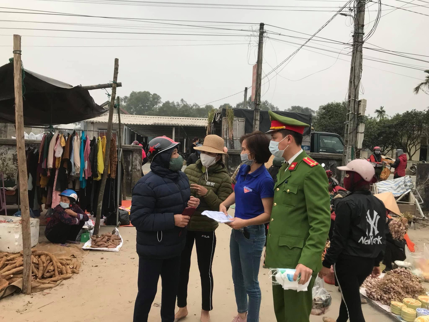 Tuổi trẻ Hà Tĩnh thực hiện nhiều hoạt động phòng dịch COVID-19 ảnh 8