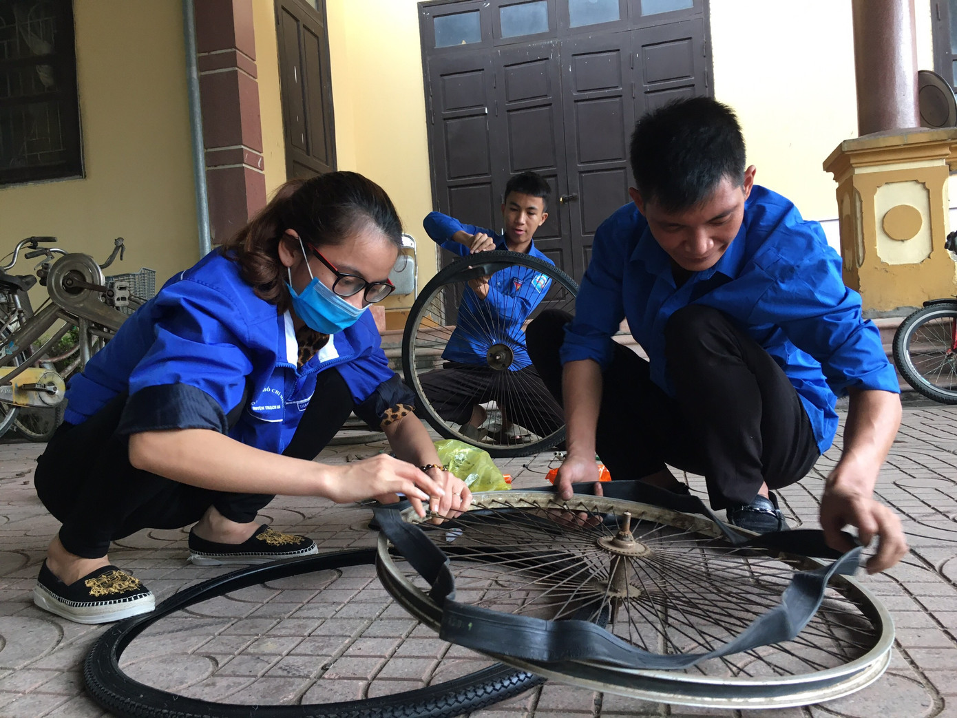 Đoàn thanh niên Hà Tĩnh ‘biến’ phế liệu thành xe đạp tặng học sinh nghèo ảnh 4