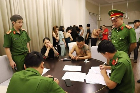 Nhóm nam, nữ thuê biệt thự nghỉ dưỡng tổ chức sinh nhật bằng 'tiệc ma túy' ảnh 1