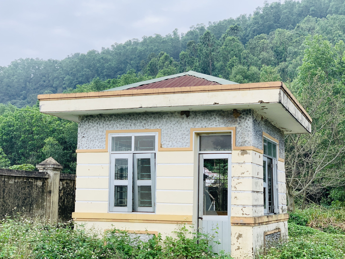 Trung tâm dạy nghề khuyết tật tiền tỷ bỏ hoang ảnh 6